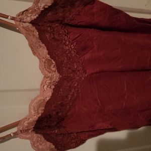 2 spaghetti strap tanks. Pink hues size med Gadzooks and twenty one